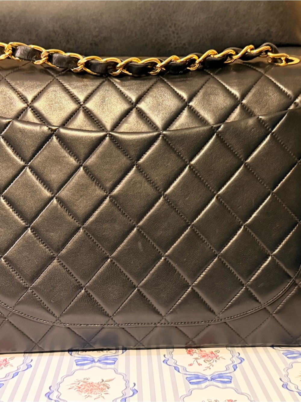 Vintage Jumbo CHANEL Black Quilted Leather Shoulder Bag with Gold Chain - Picture 8 of 16